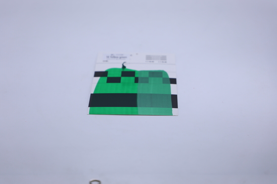 Yüksek dayanıklılık ve çiziklere karşı dayanıklılık, orijinal sarı yeşil araba boyası ile eşleştirilmiştir.