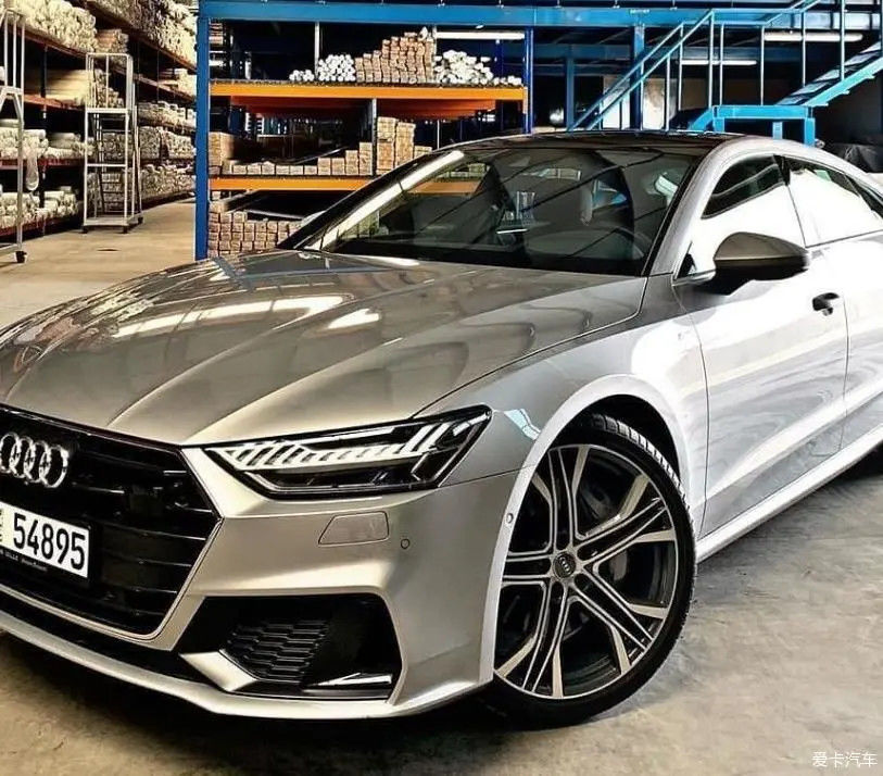 Audi LX7W Parlak Gümüş Finish Araba Boyası Rengi Uzun Süren Ve Temizlik Yapması Kolay
